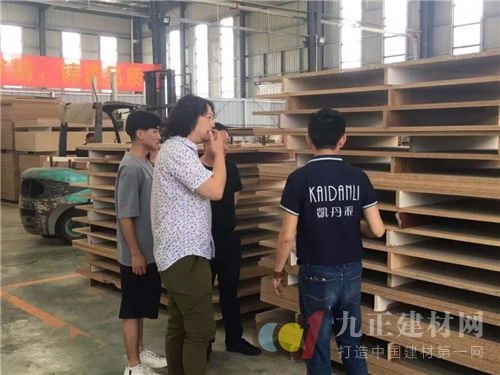 共話合作，智造未來(lái) 熱烈歡迎迪拜陳總蒞臨依威工廠考察指導(dǎo)